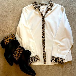 Chico’s no iron top with leopard print trim sz 3